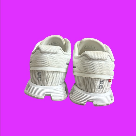 On Running Women's Athletic Shoes - White - Picture 4 of 9